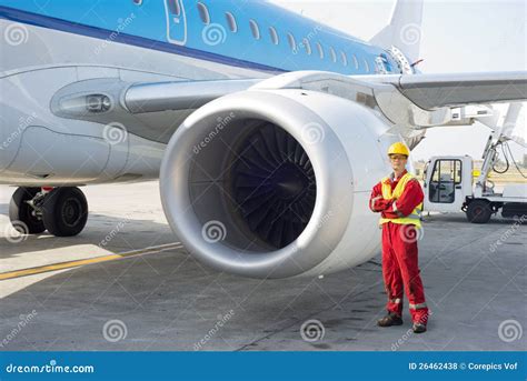 Jet Engine Mechanic 的图像结果
