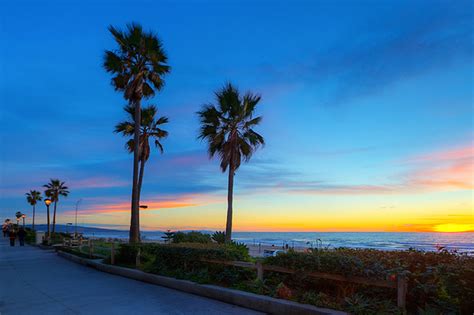 11 Best Beaches in Los Angeles to Surf, Swim & Play All Year Round