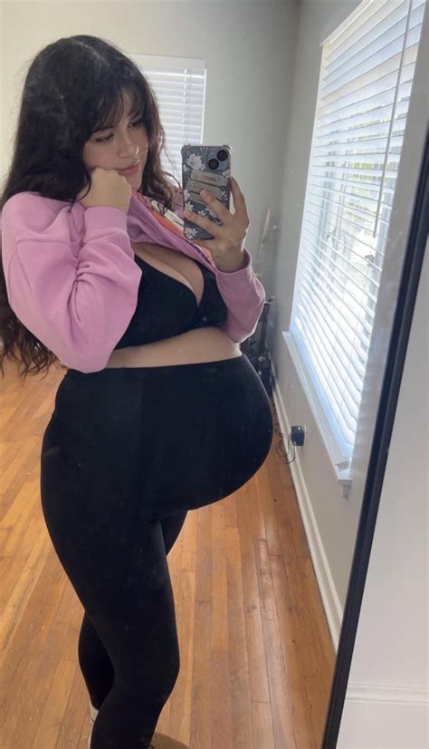 hairy armpits + huge pregnant belly = HOTTEST body ever