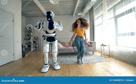 Cool Robotics Dance 的图像结果