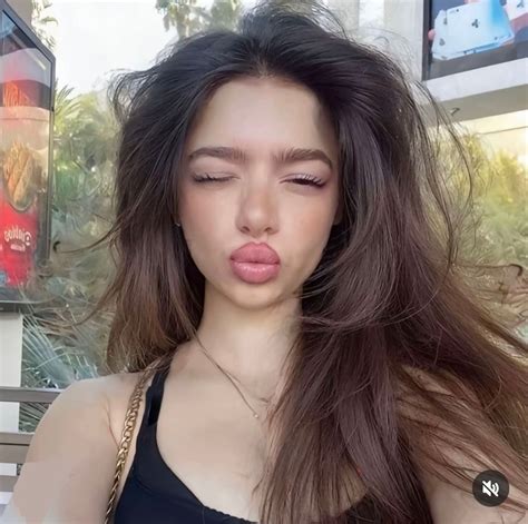 Pin de lottie ྀིྀི em demi kalogeras ྀིྀི em 2024 | Cabelo, Cabelo inspo, Garotas