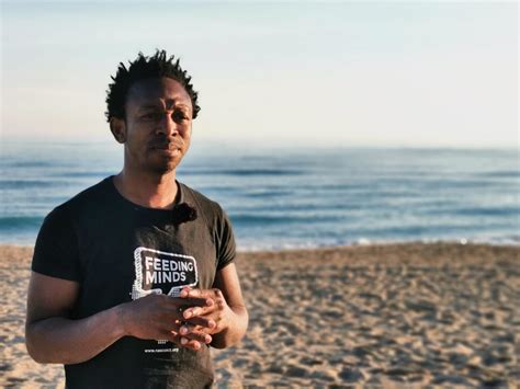 Montse Roura, la mujer que ayudó a cambiar el mundo con una sola mano - Artículo 14