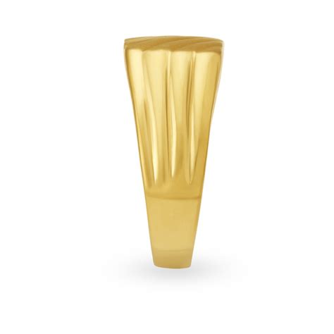 Intriguing 22 Karat Yellow Gold Ridged Pattern Finger Ring