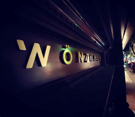 Mall Sign 的图像结果