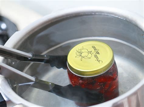 How to Sterilize Bottles and Jars for Canning (with Pictures)