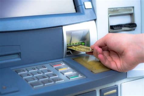 ATM只支持跨行取款，却禁止跨行存款？原因找到了！很多储户不懂_腾讯新闻