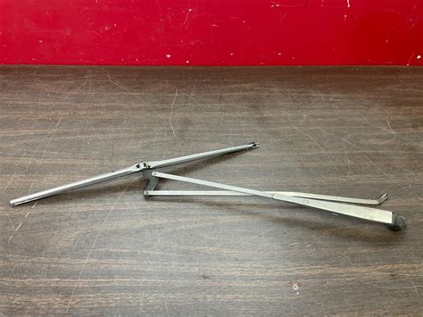 ORIGINAL 1970-1974 CHALLENGER CUDA LH WINDSHIELD WIPER ARM 1022 | eBay