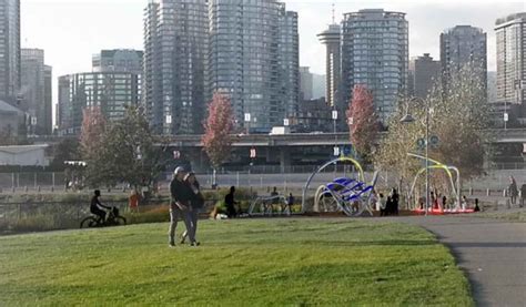 Building urban energy resilience through education: The E-Pop Park