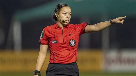 Soccer Referee 的图像结果