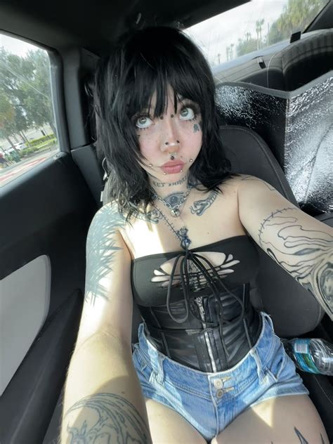 triplex_celeste | Pretty people, Curvy models, Beautiful girl face