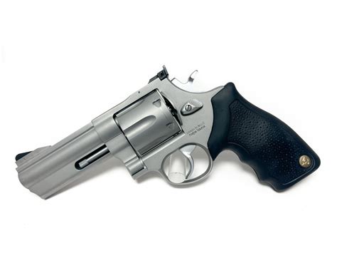 Taurus 44 Magnum 的图像结果