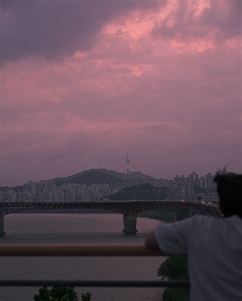 최정호(Choi Jeong-ho) | [박명 보라빛 하늘, 여름냄새💜] ⠀ 📍서울특별시 성동구 © 2025. @albumchoi ...