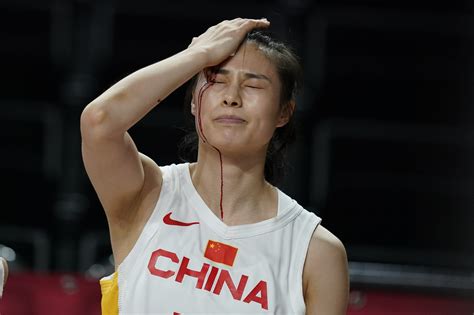 小组出线！中国女篮战胜强敌澳大利亚，姑娘们血染赛场还在拼|中国女篮|澳大利亚|女篮_新浪科技_新浪网