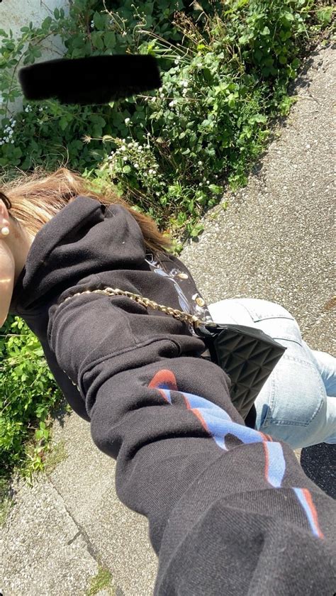 Why be alone when you can goon : r/gooning_hub