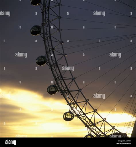 Silhouette of London Eye in the evening Stock Photo - Alamy