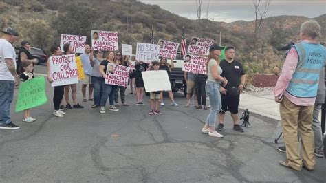 Lakeside neighbors furious over sex offenders living in home | cbs8.com