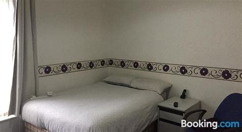 DOUBLE ROOM HOME STAY (Manchester) - Specialty Inn Reviews & Photos ...