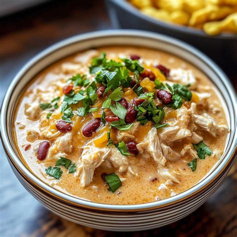 Slow Cooker Cream Cheese Crack Chicken Chili: Deliciously Amazing