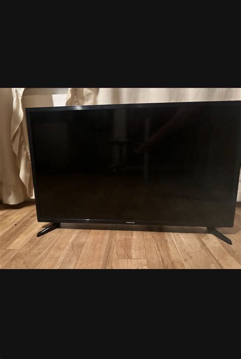 Samsung 32’ TV With remote (Not Smart tv) for Sale in Costa Mesa, CA ...