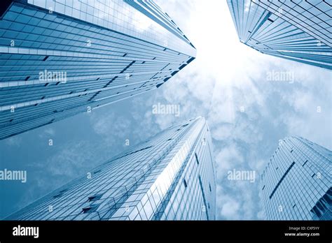 Futuristic Office Building 的图像结果