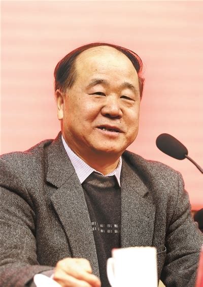 莫言受聘北师大教授 现场演讲称知识储备不够 Nobel laureate Mo Yan turns professor - China.org.cn