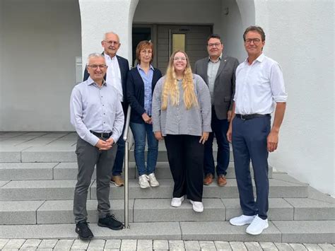Rathaus begrüßt neue Auszubildende: VG Wackersdorf