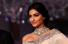 Sonam Kapoor Desktop Wallpapers by Sonam Kapoor Wallpapers High Resolution And Quality Sonam Kapoor Desktop Wallpapers