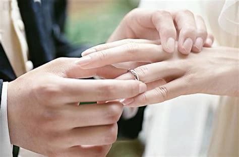 结婚钻戒戴哪个手指 左手钻戒戴法含义有哪些 - 家居装修知识网