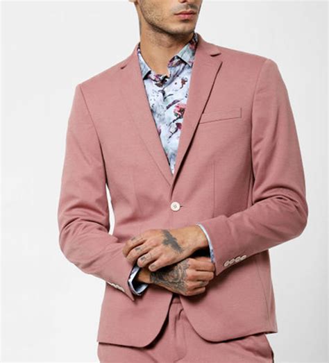 Aditya Seal's layering trick is perfect for your next zoom call