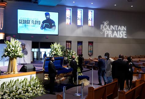 Thousands of George Floyd mourners pay respect as they view his body in ...
