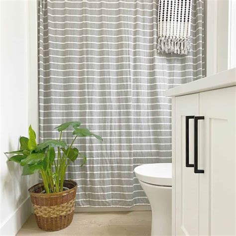 25 Elegant Shower Curtain Ideas for Any Bathroom Style