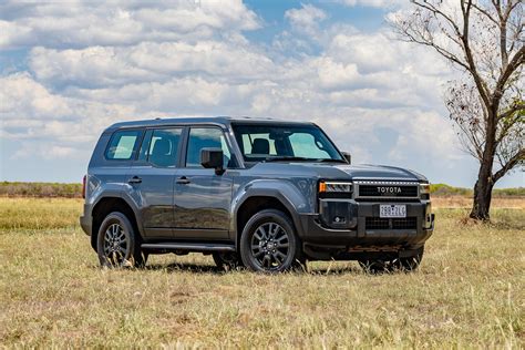 2025 Toyota LandCruiser Prado VX review - Dunras.com