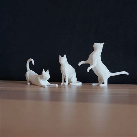 Home Decorations & Ornaments STL Download - Lowpoly playing cats ...