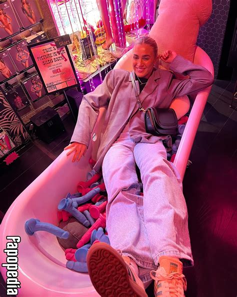 Lilly Walker Nude OnlyFans Leaks - Photo #4177920 - Fapopedia