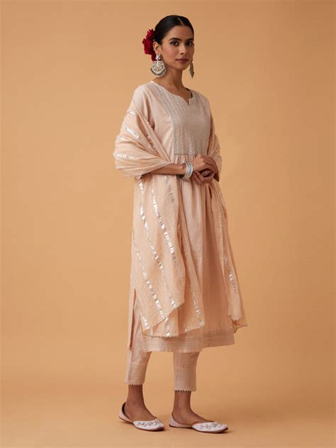 Kurtis, Fashion Jewelry, Silk Sarees & more. Discover collections now ...