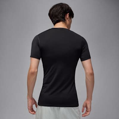 Jordan Sport Men's Dri-FIT Short-Sleeve Base Layer Top. Nike IN