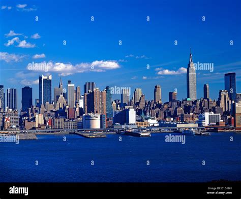 New York City skyline Hudson River Stock Photo - Alamy