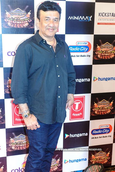 Sudesh Bhosle with his family during a musical event