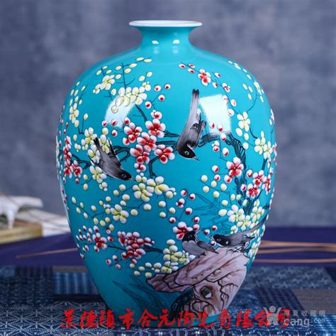 清•景德镇窑青花缠枝莲纹瓷瓶-南京市博物总馆