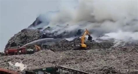 Bandhwari Landfill Catches Fire; Protest against Waste to Energy Plant ...
