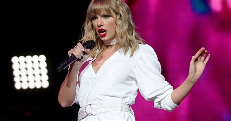 2021 Grammy Awards: Taylor Swift wins Album of the Year for 'Folklore ...
