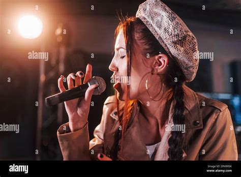 Female Singer Auditions 的图像结果