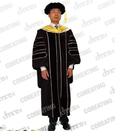 谭咏麟参加儿子牛津大学毕业典礼超激动，还穿学士服重温学生时光 - 每日头条