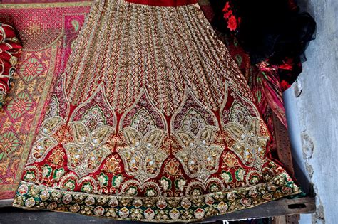 D'source Design Gallery on Zardozi Embroidery of Allahabad - The Art of ...