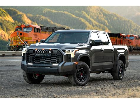 2023 Toyota Tundra Interior, Cargo Space & Seating | U.S. News