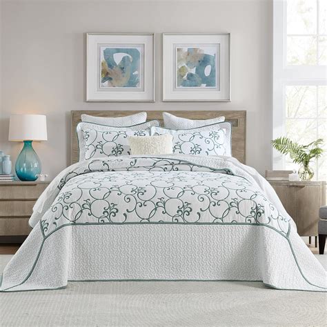 Amazon.com: FineStichery Oversized King Bedspread 128"x120" - 100% ...