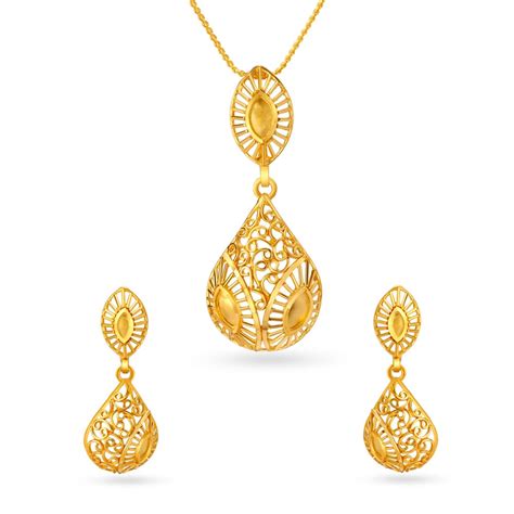 Elegant Teardrop Pendant Set