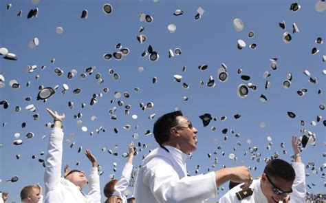 Navy Graduation Parade 的图像结果