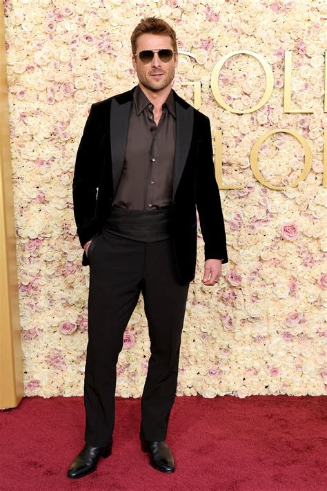 Glen Powell continues tradition of bringing parents to red carpet appearances at 2025 Golden ...