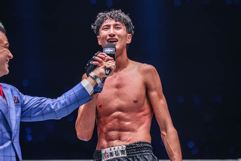 नबील अनाने की नजरें ONE Friday Fights 126 में इलियास एनाहाचि को हराकर ...